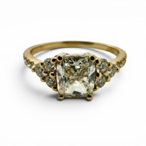 Anello diamante “cushion cut “ certificato Igi