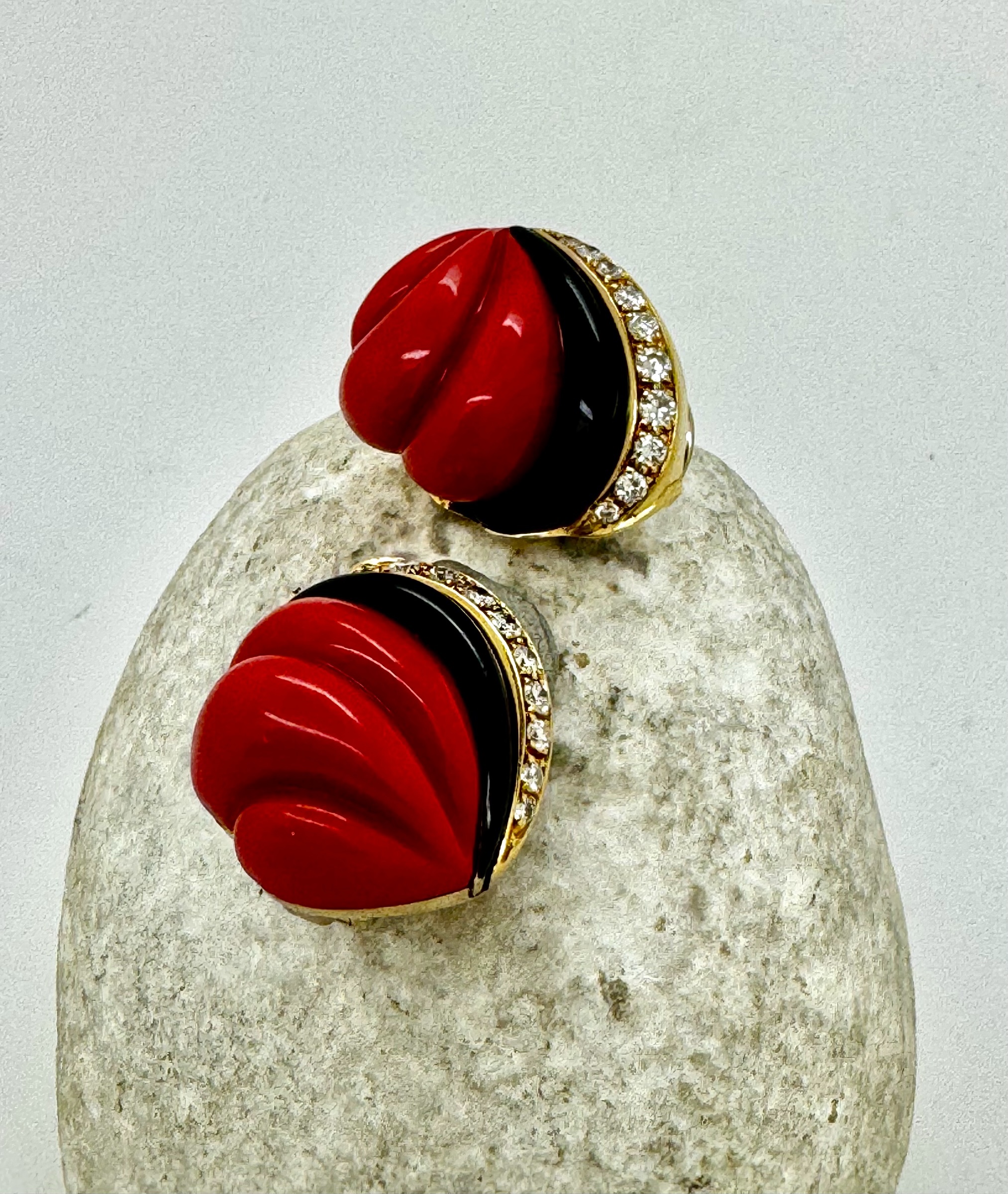 Orecchini vintage corallo onix - immagine 6